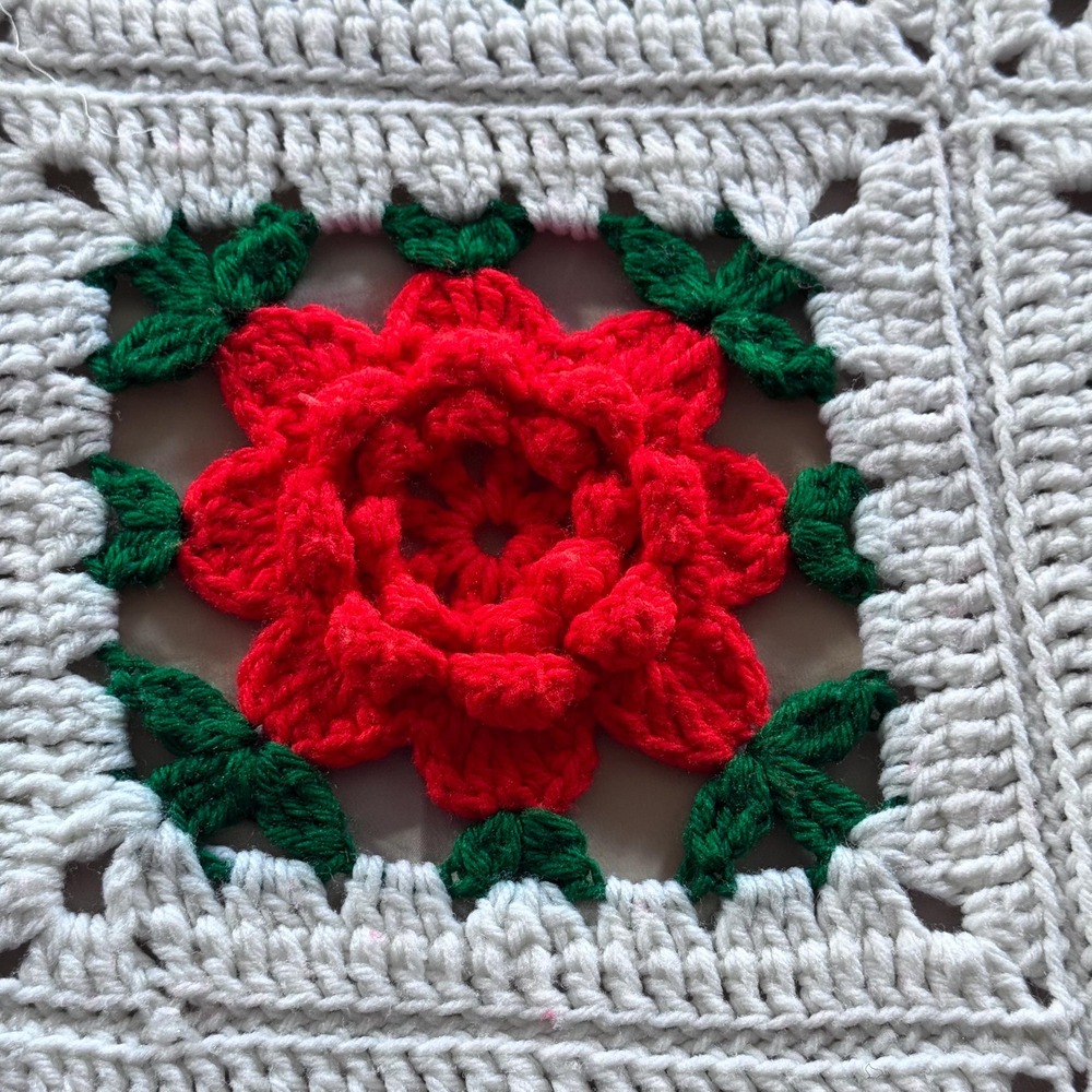 Red Rose Granny Square Chrochet Blanket-โ Handmade Afghan Throw, Vintage 1970's - Picture 9 of 10
